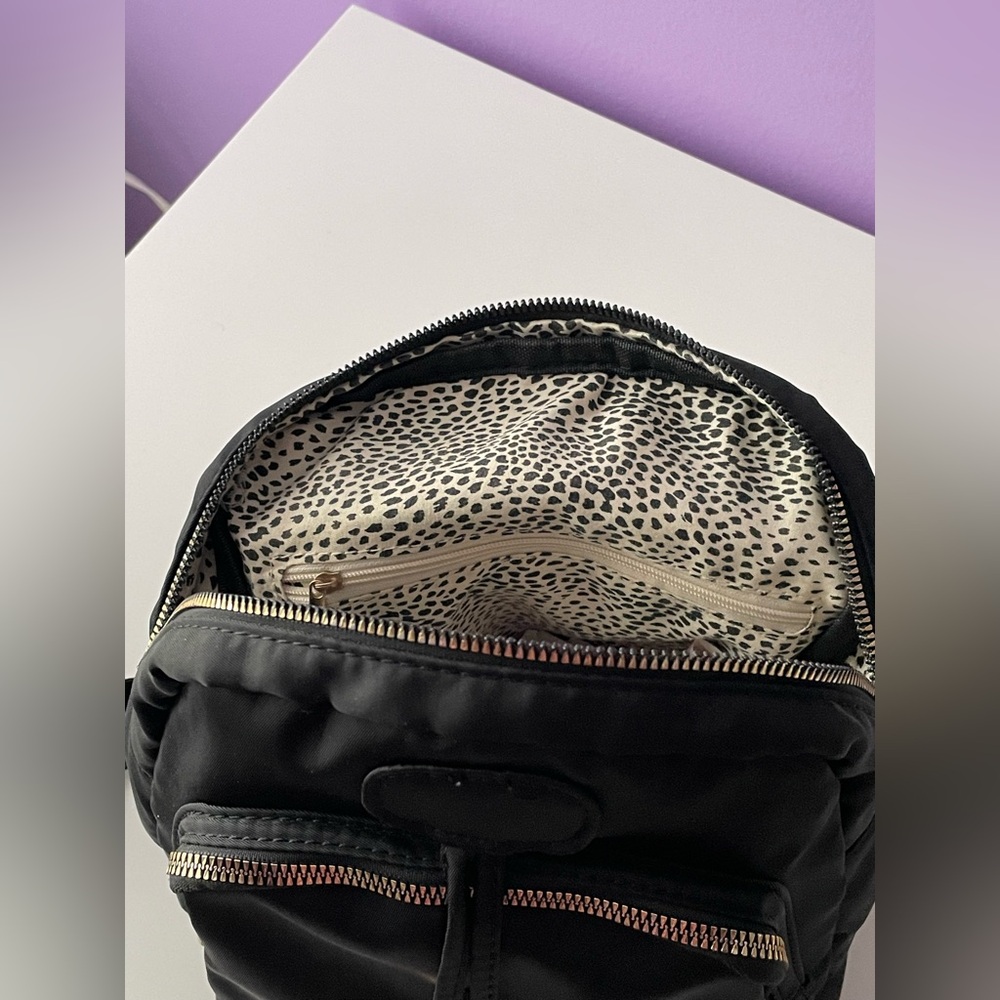 Medium size backpack with cheetah print lining - Picture 5 of 9